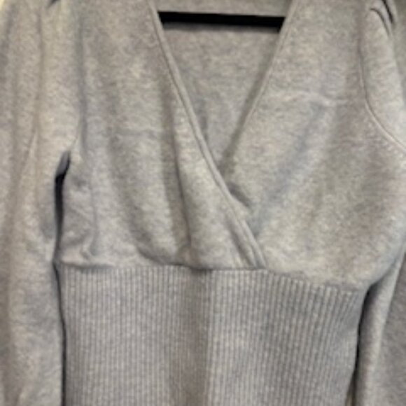 Madewell Wrap V-Neck Sweater in Coziest Yarn - Picture 5 of 8